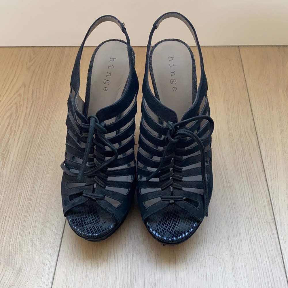 Hinge heels